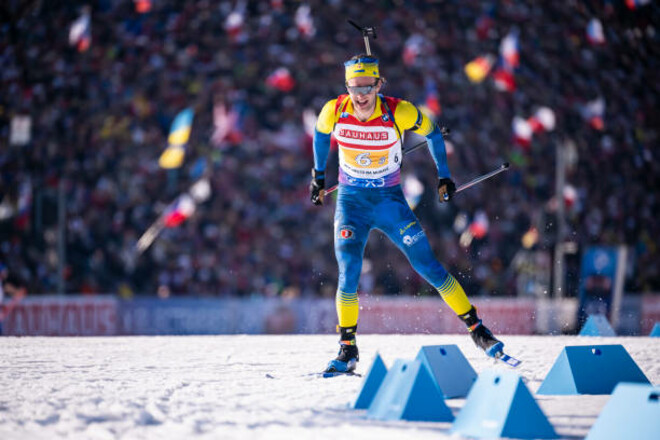 Не устоял на ногах. Украинский биатлонист упал во время гонки Кубка мира