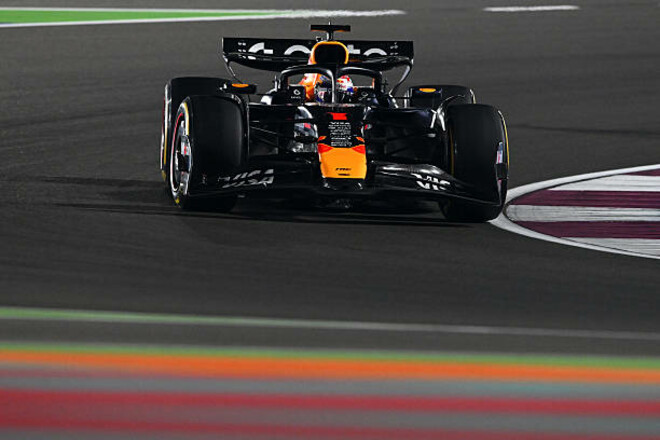 Ферстаппен выиграл гонку в Катаре, судьба титула решится на последнем этапе