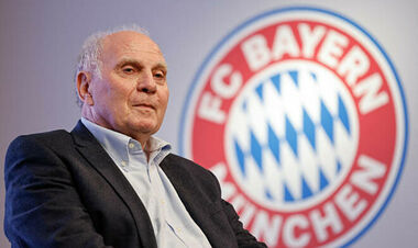 Почетный президент Баварии высмеял трансферную политику Ливерпуля