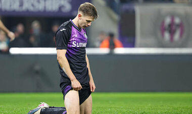 64 хвилини Сікана. Андерлехт програв Генку