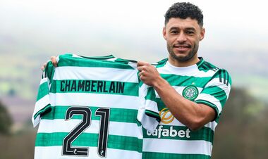 ОФЦИАЛЬНО. Экс-игрок Арсенала и Ливерпуля усилил шотландский Селтик