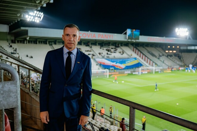 Шевченко і Ребров – головні. Стало відомо, скільки людей працює в УАФ