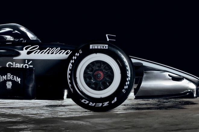 ВІДЕО. Новачок Формули-1 першим виїхав на трасу перед тестами