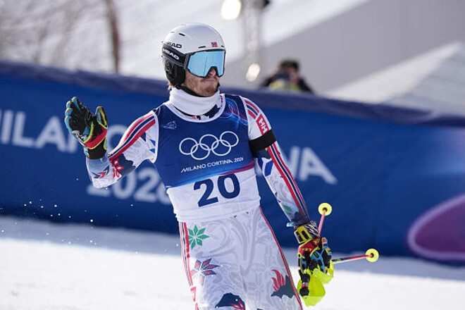 Умер дедушка во время ОИ: горнолыжник, несмотря на горе, выступил в гонке