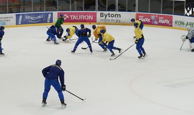 Підготовка до ЧС. Збірна України провела спаринг, чекають 4 гравців