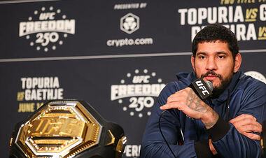 Перейра дебютирует в тяжелом весе. Охота за третьим поясом UFC началась 