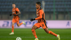 Титулованный клуб собирается подписать полузащитника Шахтера