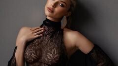 ФОТО. Журналистка Шахтера предстала в прозрачном наряде. Видно все