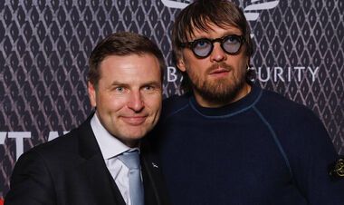 Министр обороны страны НАТО выложил совместное фото с Усиком