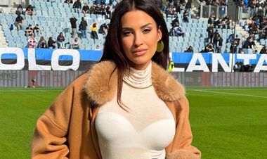 ФОТО. Красавица-журналистка из DAZN заставила забыть о самой игре