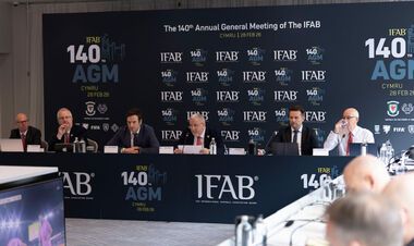 ОФИЦИАЛЬНО. Новые правила футбола от IFAB: аут, удар от ворот, замены, VAR
