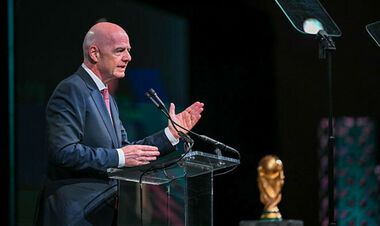 Президент ФИФА выступил с жесткой инициативой по наказанию расистов