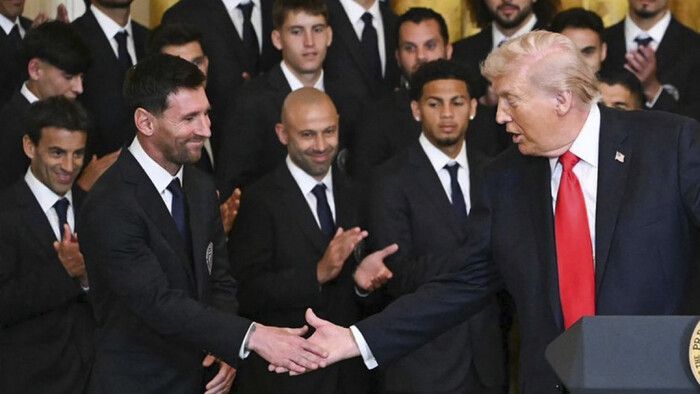 ФОТО. Ліонель Мессі вручив Дональду Трампу особливі подарунки