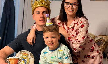 ФОТО. Лунин показал как отпраздновал свой день рождения. В короне