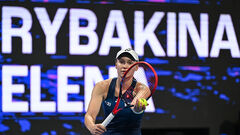 Чемпионка Aus Open 2026 не без проблем вышла в 1/4 финала тысячника в Дохе