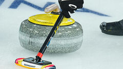 Свержение чемпиона. Начался мужской турнир по керлингу на ОИ-2026