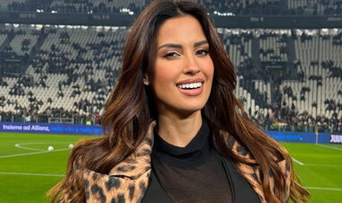 ВИДЕО. Горячо. Звездная футбольная журналистка снялась без белья