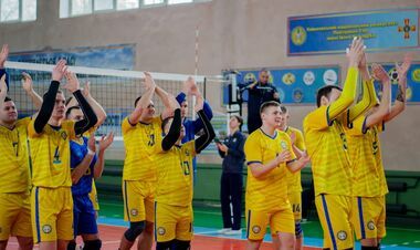 Золото волейбольної другої ліги їде до Харкова