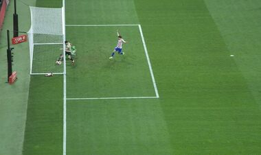 ВІДЕО. Ляп сезону. Оборона Барселони привезла собі автогол у грі з Атлетіко