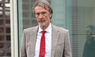 Скандал у Британії: співвласник МЮ пояснив різкі слова про мігрантів