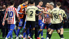 Шок в кубке. Атлетико уничтожил Барселону в первом матче 1/2 финала