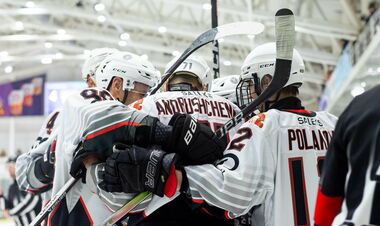 В погоне за Соколом. 5 шайб форварда, крупная победа Кременчуга