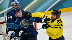Хокей на Олімпіаді. Збірні Фінляндії і Швеції видали супердербі