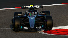 Тесты Формулы-1: симуляция гонки Мерседеса и Феррари, работа Пиастри