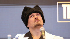 Усик пообещал бой одному из самых известных боксеров современности