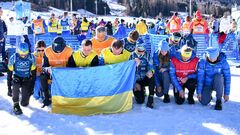 ФОТО. Украинские лыжники почтили память погибших после завершения гонки