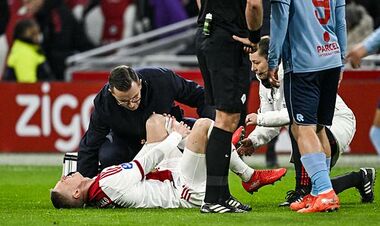 ВИДЕО. Тренер Аякса прокомментировал травму Зинченко