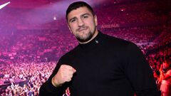 Боксер, якого ненавидить Усик, тріумфально повернувся на ринг в 41 рік