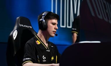Черговий кошмар для NAVI: поразка від M80 та виліт з топ-10 VRS