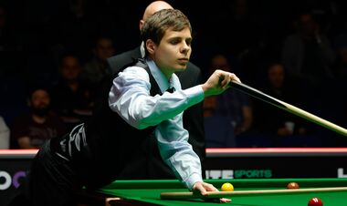 Українець Казаков сенсаційно обіграв Алі Картера, Ларков вибув із турніру