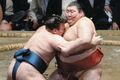 Аонішікі з травмою виграв у на 55 кг важчого. Як минув 7 день Aki basho