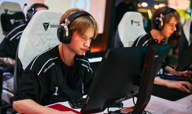 B8 уступили Luminosity на старте LAN-турнира Stake Ranked Episode 4