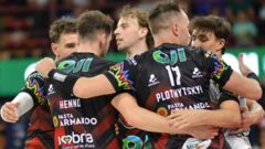 Плотницкий и Перуджа в трёх сетах разгромили вице-чемпиона Японии