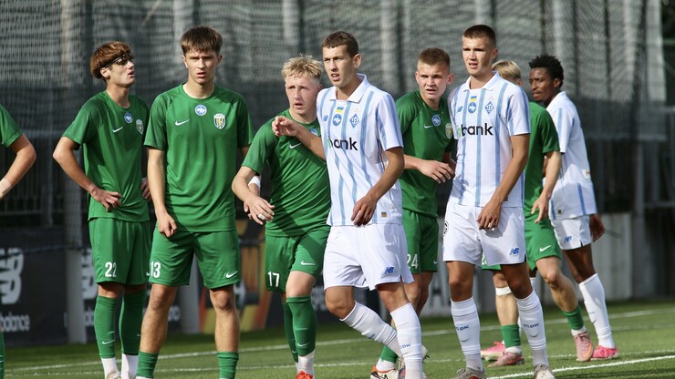 Старт відклали на 45 хвилин. Динамо U-19 зіграло з Карпатами