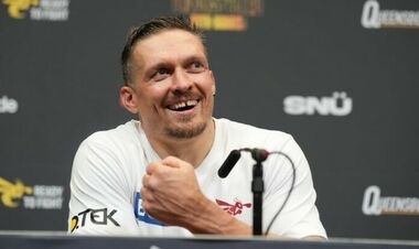 Сенсационное решение. Усик освободил все титулы для бывшего соперника