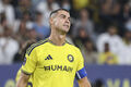 ФОТО. Криштиану Роналду играет в футбол под угрозой ракетных атак