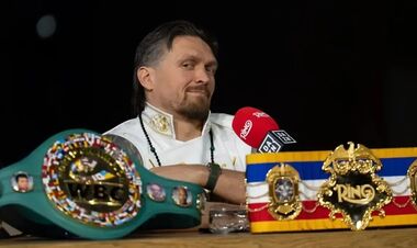 Гассієв відреагував на рішення Усика здати всі чемпіонські пояси