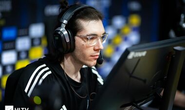 Украинец в составе Eternal Fire сохраняет шансы на Singapore Major