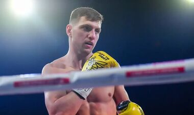 Известный украинский боксер одержал громкую победу под чужим флагом