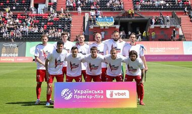 Верес просматривает двух украинских игроков