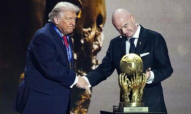 Евродепутаты требуют от ФИФА расследовать вручение Премии мира Трампу