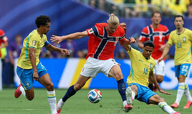 Викинги самбу не танцуют. Норвегия благодаря дублю Холанда одолела Бразилию