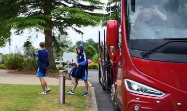 ВИДЕО. Сборная U-19 переехала в Честер для подготовки к полуфиналу ЧЕ-2026