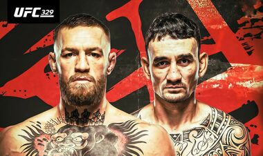 Макгрегор устроил шоу во время дуэли взглядов с Холлоуэем перед UFC 329