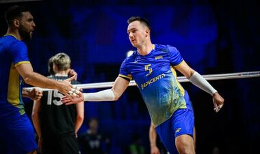 Травма? Плотницький пояснив, навіщо кликав лікарів у матчі проти Ірану