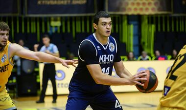 ОФІЦІЙНО. Амбітний український клуб зберіг форварда на новий сезон